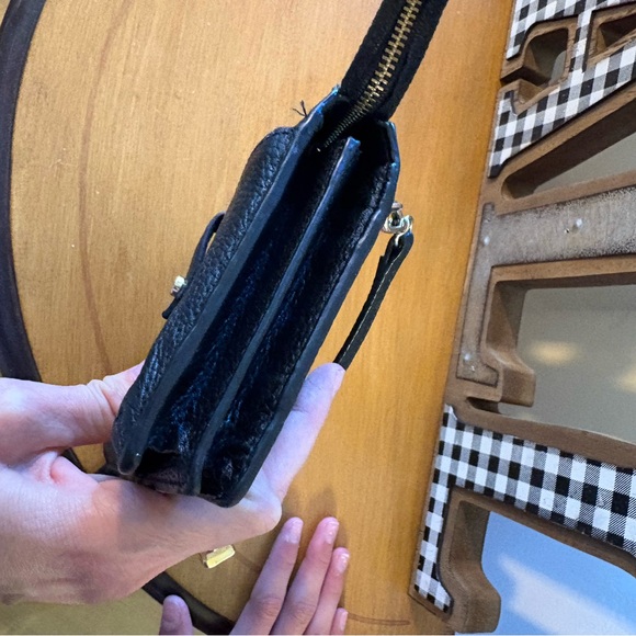 Larchmont avenue alegra Kate Spade Black Pebbled Leather crossbody - Picture 5 of 10